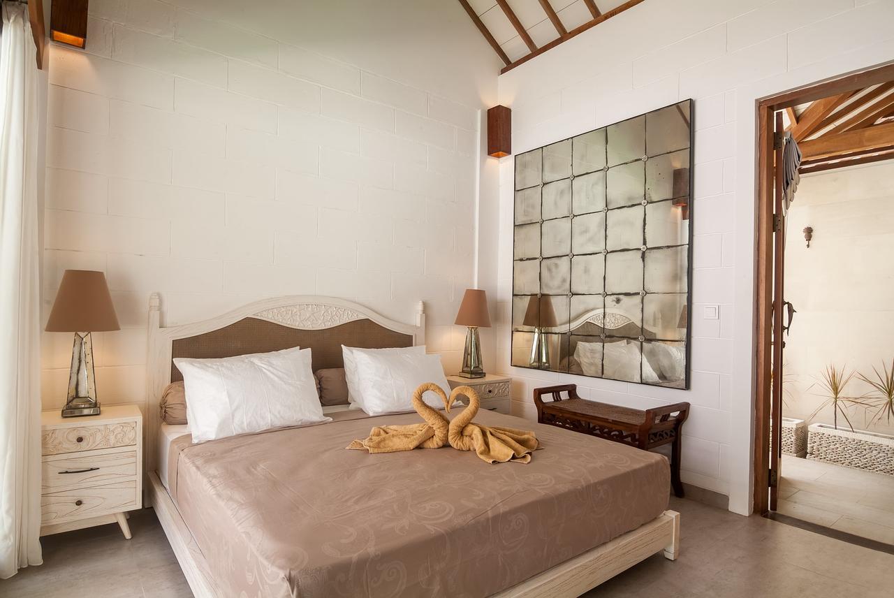 Villa Coral Flora Front