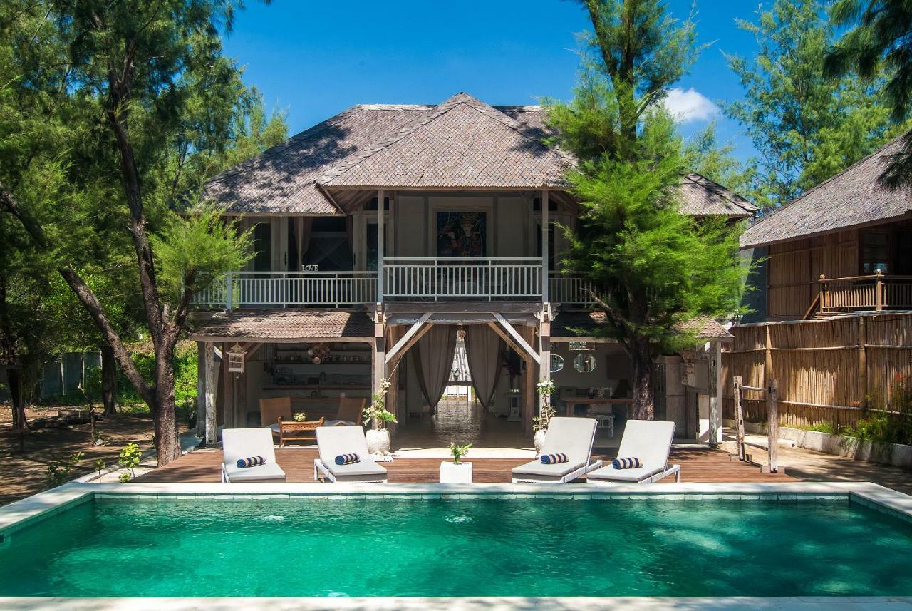 Villa Coral Flora Front *