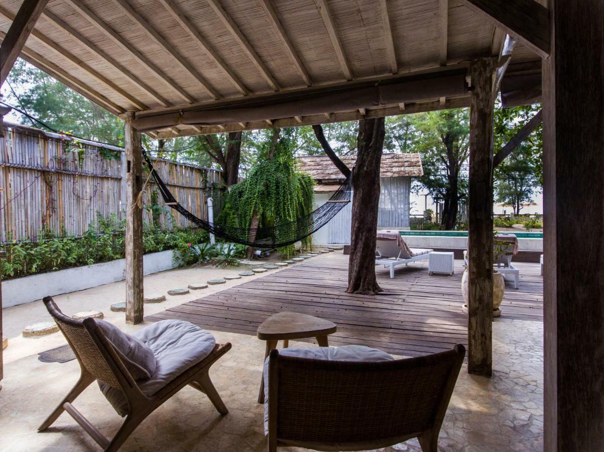 Villa Coral Flora Front